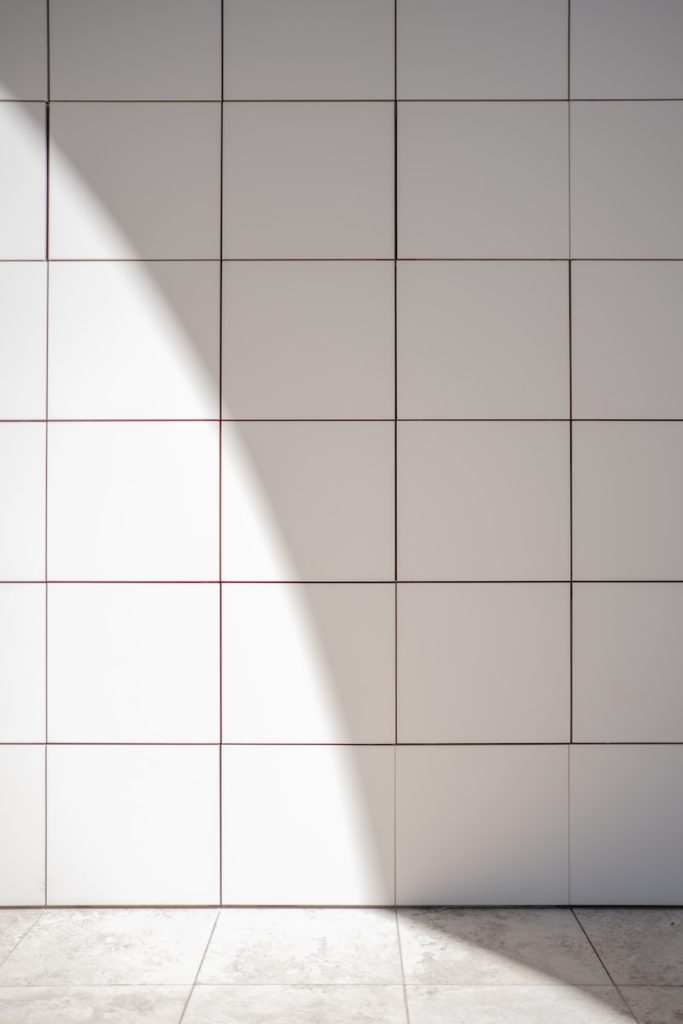 réagréage sol avant carrelage : étapes et recommandations